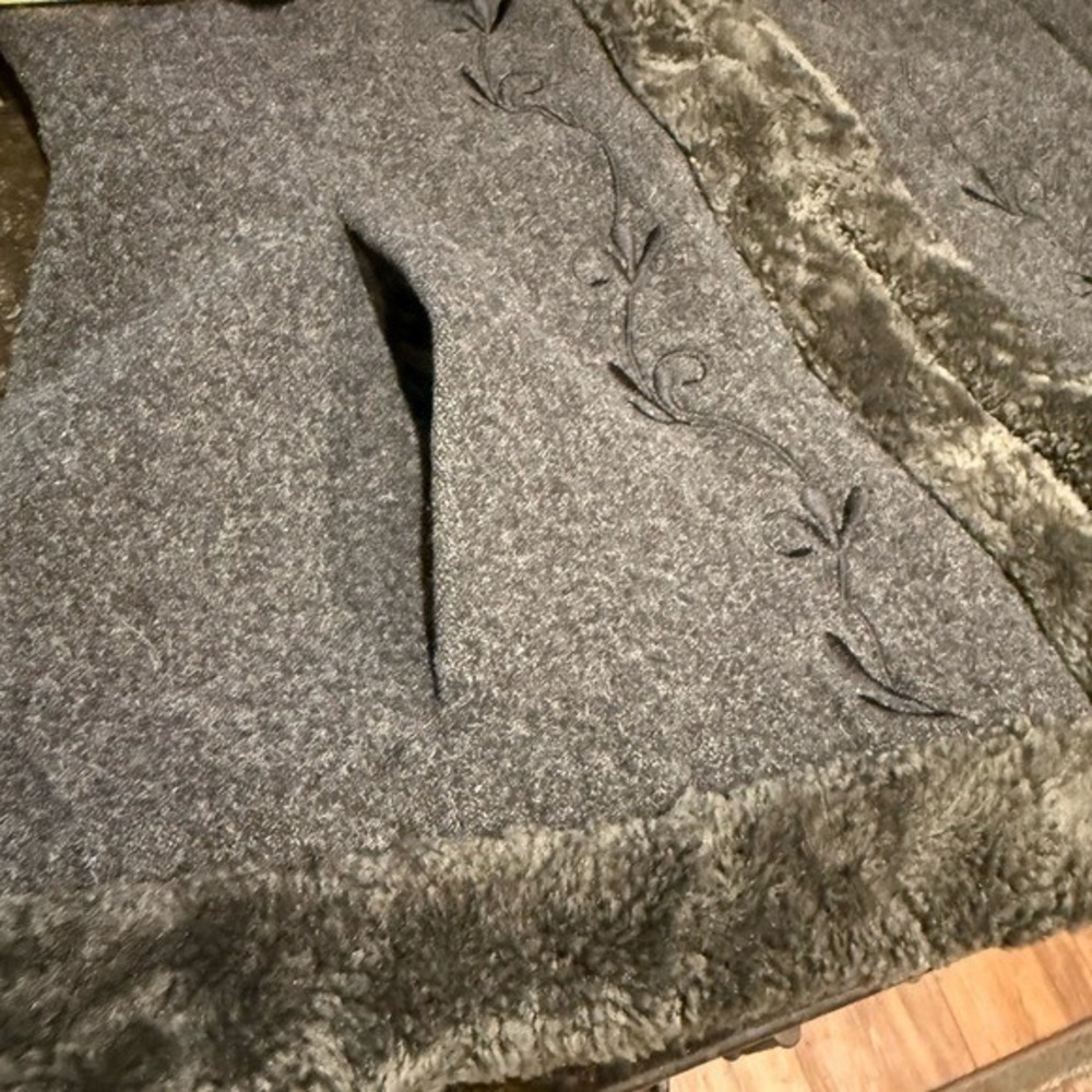 ESPRIT VTG Charcoal Hooded‎ Jacket Coat Outerwear Embroidery and Faux Fur Size M - Picture 8 of 10